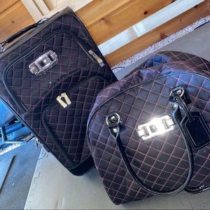 GUESS Luggage Carry-On Set